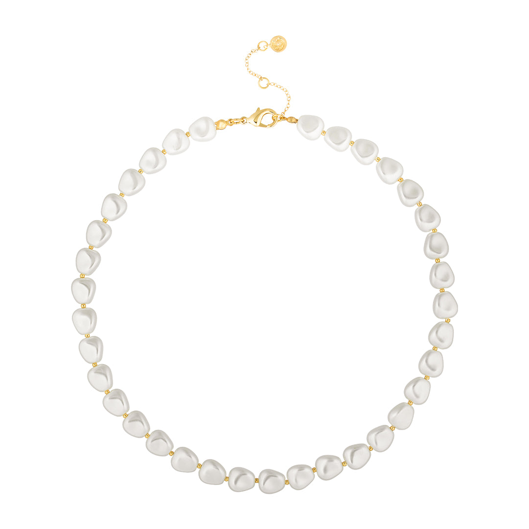 Irregular Shaped Short Pearl Necklace