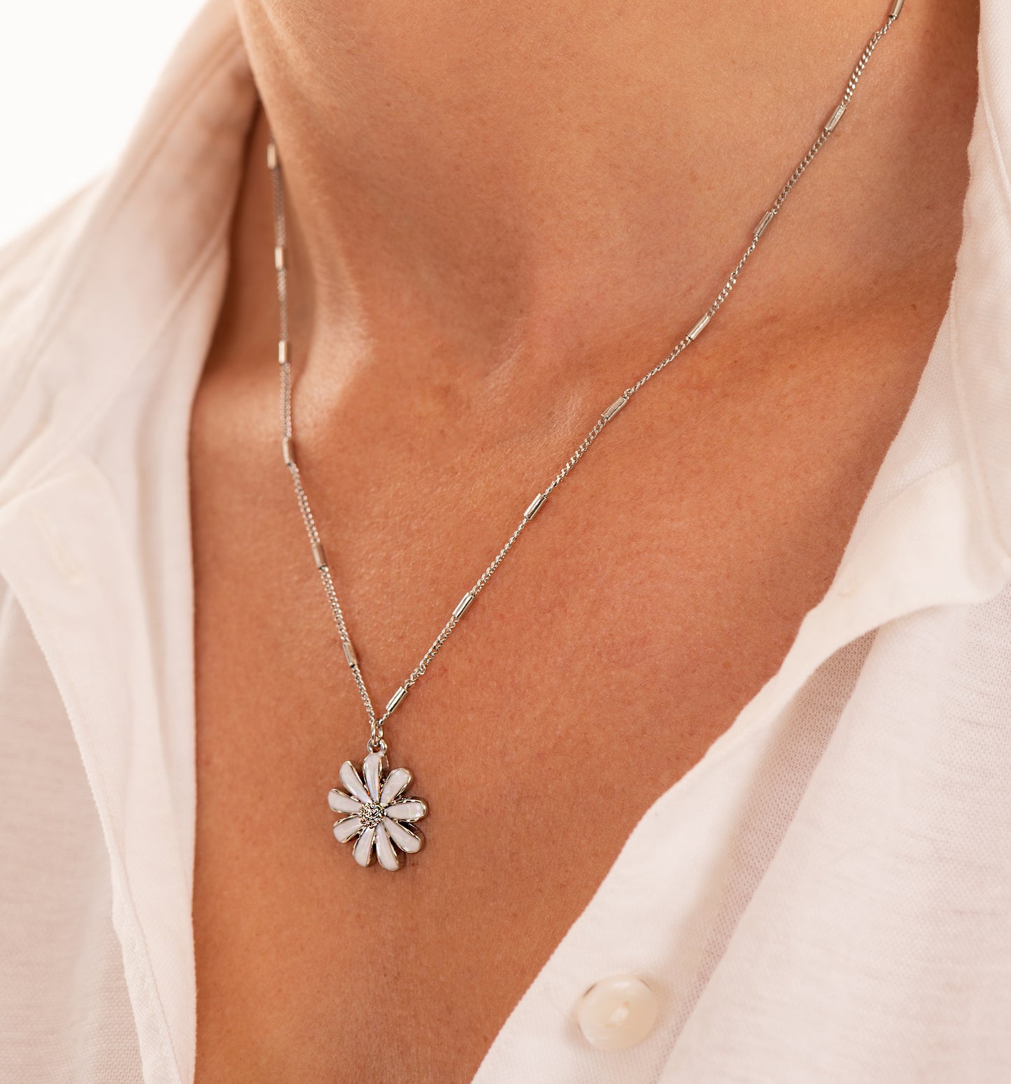 Enamel Daisy Delicate Necklace